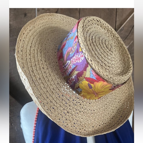 Happy Camper Accessories - Vintage Straw Sun Hat – Festival Vibes, Floral Band Trippy Pattern